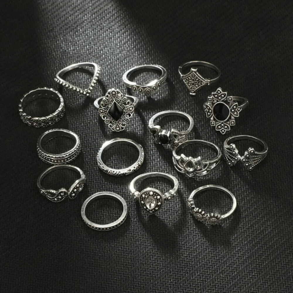 3/$30 🖤🤍 Bohemian Silver Ring Set